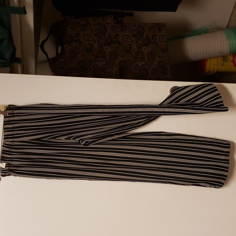 Ladies black and white wide legged pants